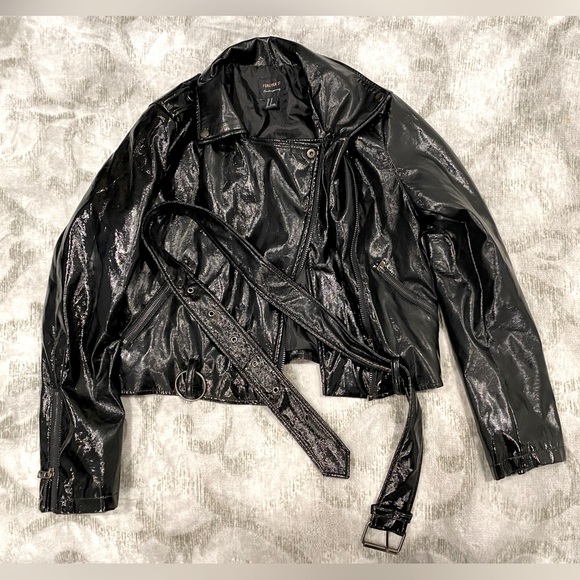 Forever 21 - M size Black fake leathery type texture Jacket - Picture 3 of 5
